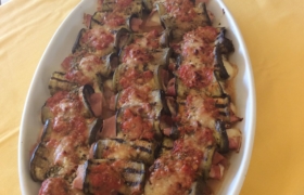 Rotolino di melanzane con prosciutto e mozzarella