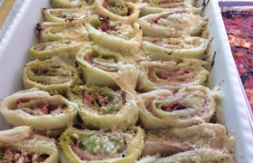 Rotolino di porro con prosciutto e asiago